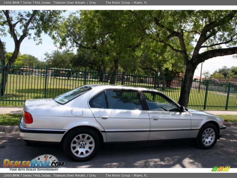 2000 BMW 7 Series 740iL Sedan Titanium Silver Metallic / Grey Photo #9