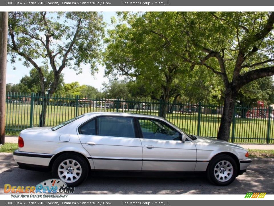 2000 BMW 7 Series 740iL Sedan Titanium Silver Metallic / Grey Photo #10