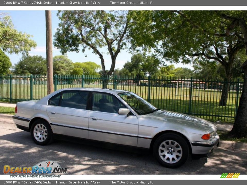 2000 BMW 7 Series 740iL Sedan Titanium Silver Metallic / Grey Photo #12