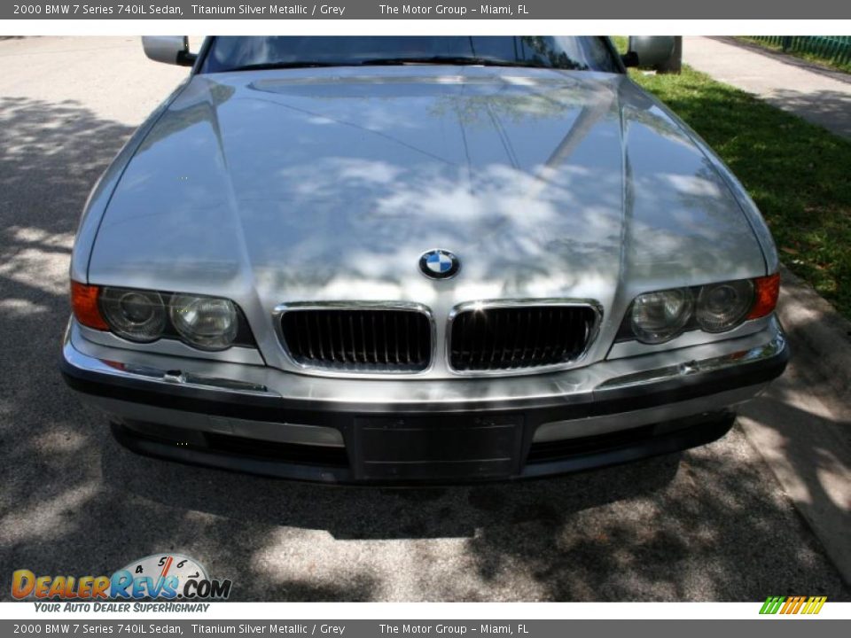 2000 BMW 7 Series 740iL Sedan Titanium Silver Metallic / Grey Photo #16