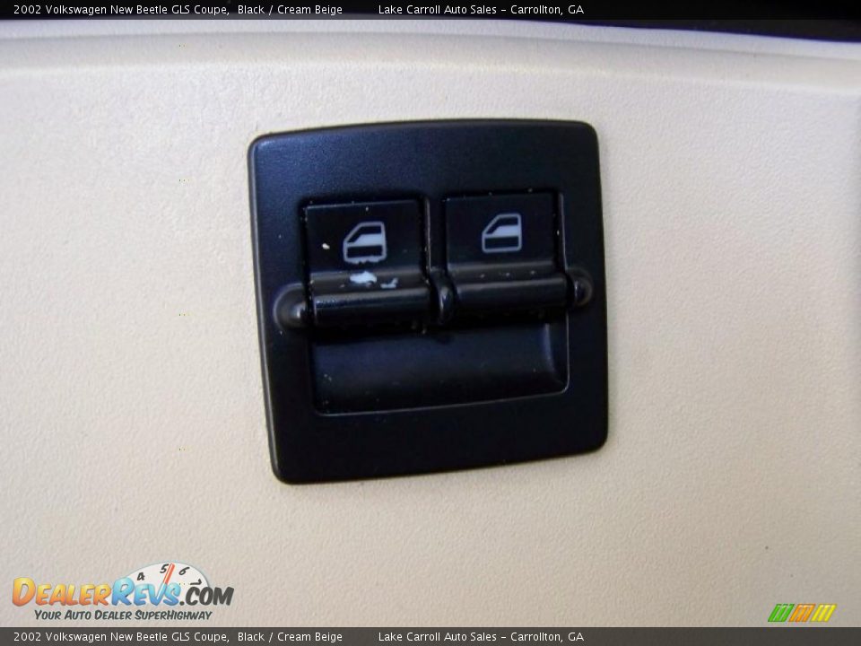 2002 Volkswagen New Beetle GLS Coupe Black / Cream Beige Photo #20