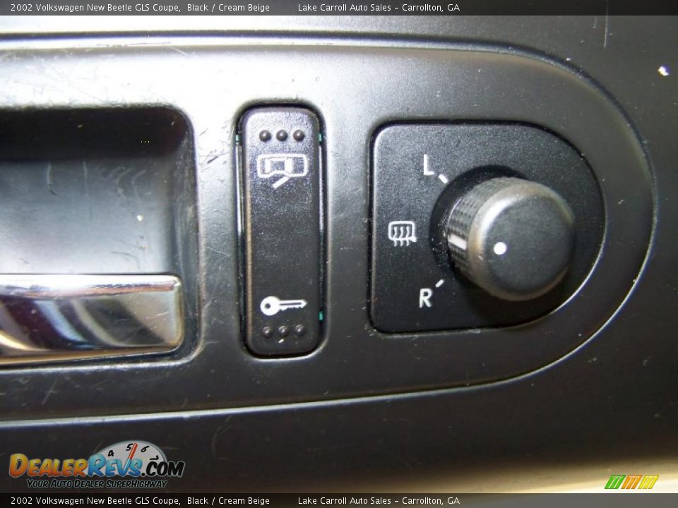 2002 Volkswagen New Beetle GLS Coupe Black / Cream Beige Photo #21