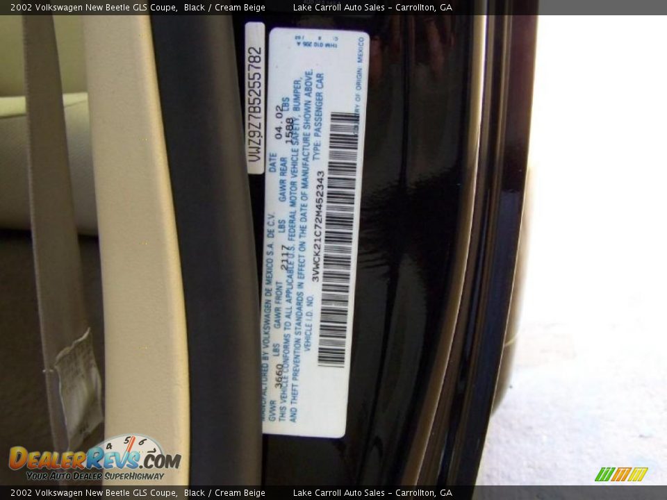 2002 Volkswagen New Beetle GLS Coupe Black / Cream Beige Photo #30
