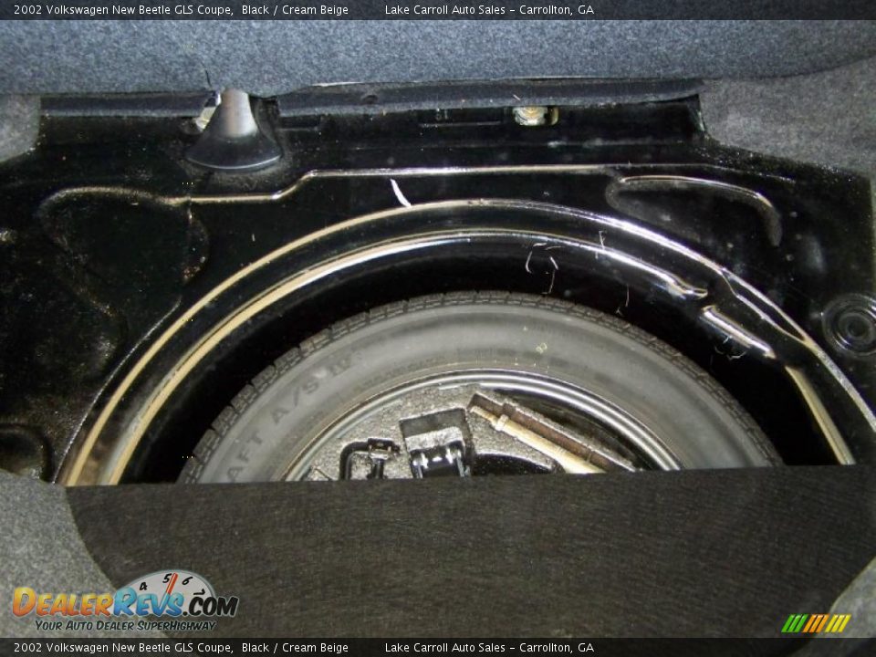 2002 Volkswagen New Beetle GLS Coupe Black / Cream Beige Photo #31