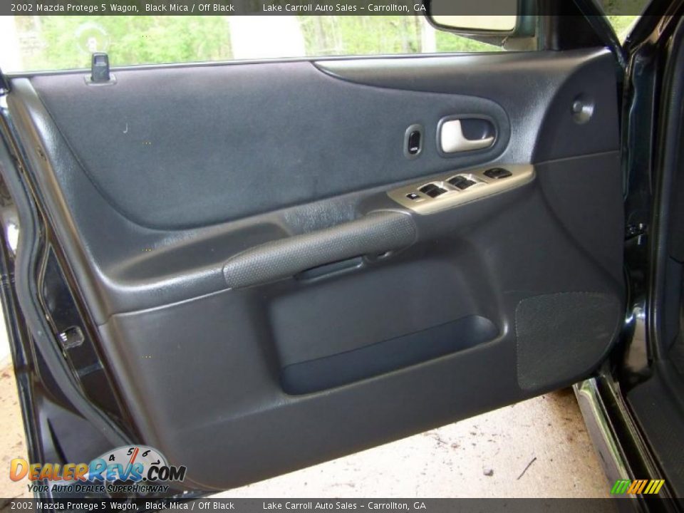 Door Panel of 2002 Mazda Protege 5 Wagon Photo #27