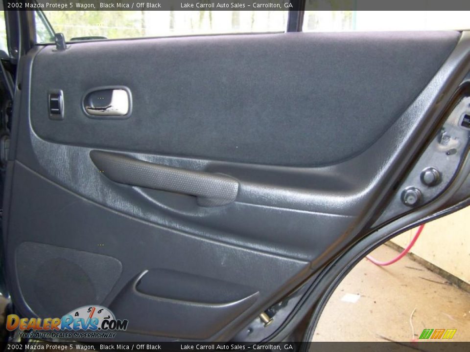 Door Panel of 2002 Mazda Protege 5 Wagon Photo #30