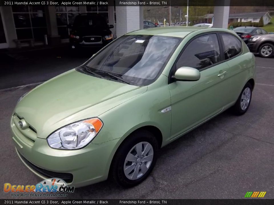 Front 3/4 View of 2011 Hyundai Accent GS 3 Door Photo #2