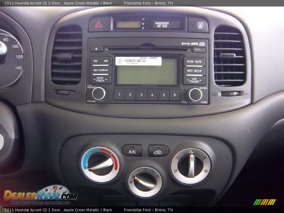 Controls of 2011 Hyundai Accent GS 3 Door Photo #25