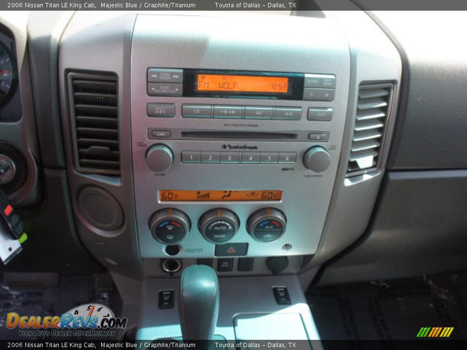 Controls of 2006 Nissan Titan LE King Cab Photo #11