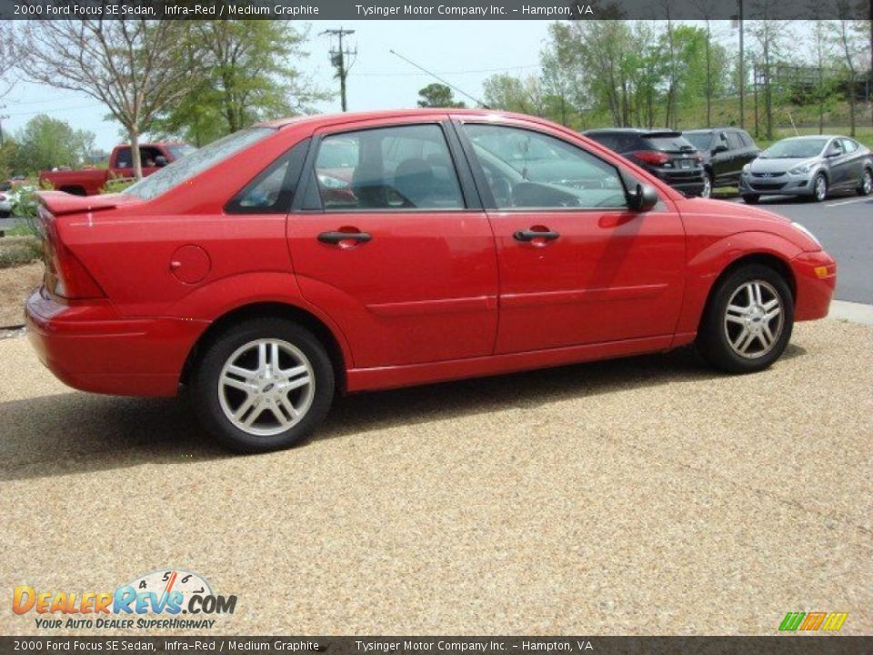 2000 Ford Focus SE Sedan Infra-Red / Medium Graphite Photo #5