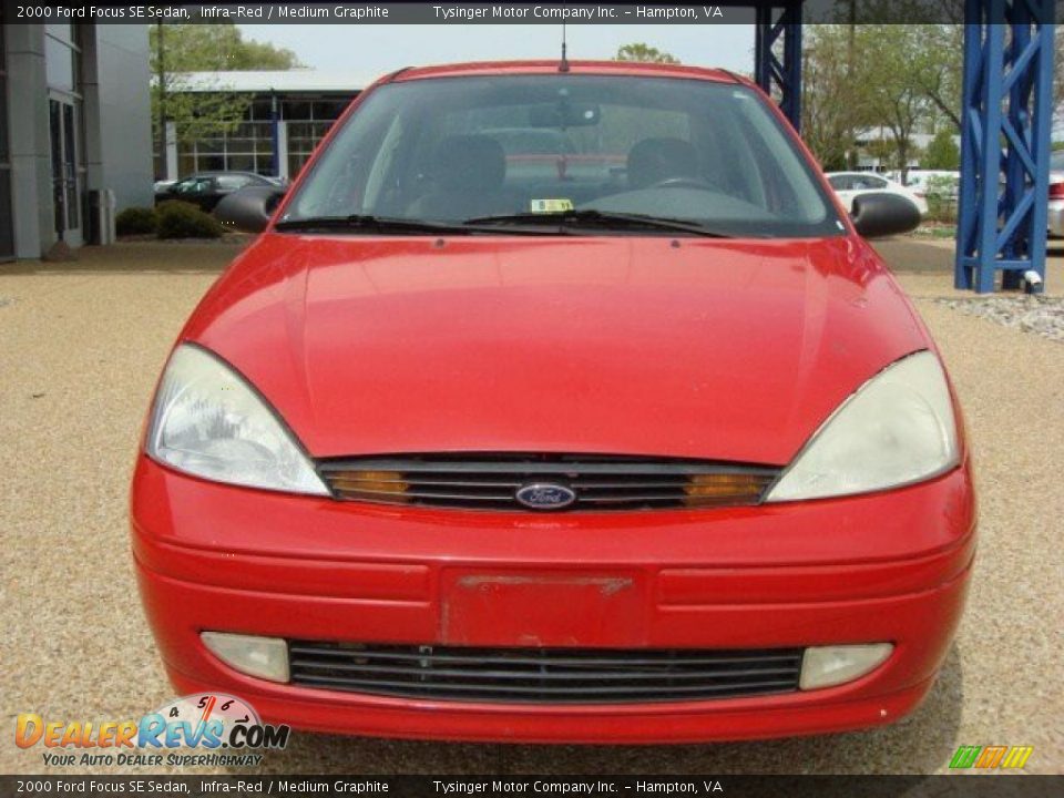 2000 Ford Focus SE Sedan Infra-Red / Medium Graphite Photo #8