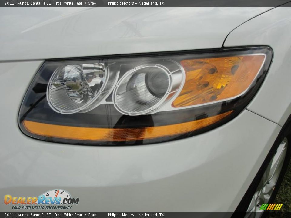 2011 Hyundai Santa Fe SE Frost White Pearl / Gray Photo #9