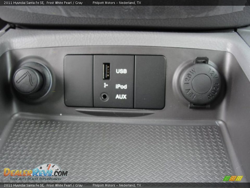 2011 Hyundai Santa Fe SE Frost White Pearl / Gray Photo #31