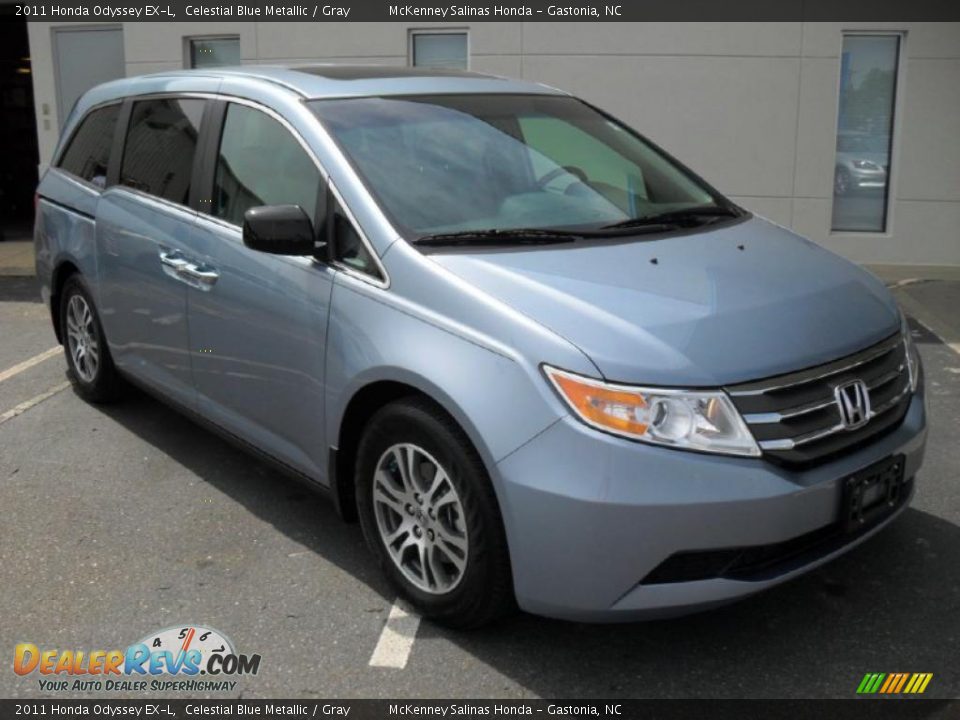 Front 3/4 View of 2011 Honda Odyssey EX-L Photo #5