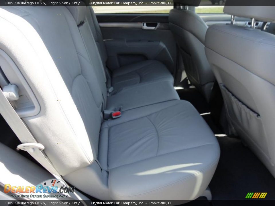 2009 Kia Borrego EX V6 Bright Silver / Gray Photo #16