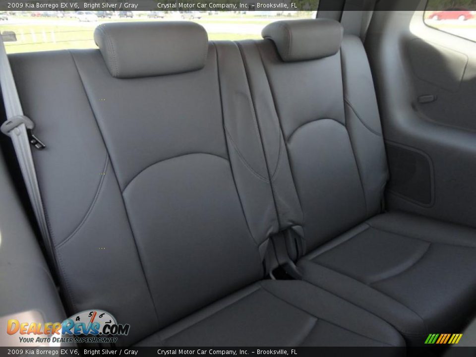 2009 Kia Borrego EX V6 Bright Silver / Gray Photo #17