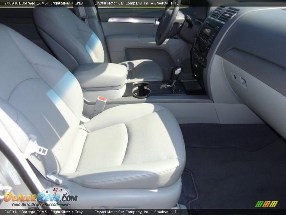 2009 Kia Borrego EX V6 Bright Silver / Gray Photo #20