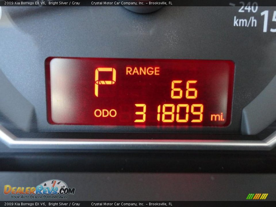 2009 Kia Borrego EX V6 Bright Silver / Gray Photo #30