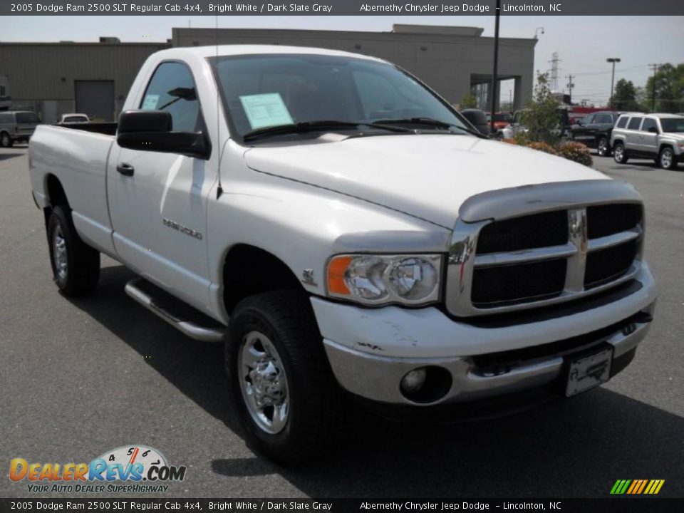 2005 Dodge Ram 2500 SLT Regular Cab 4x4 Bright White / Dark Slate Gray Photo #5
