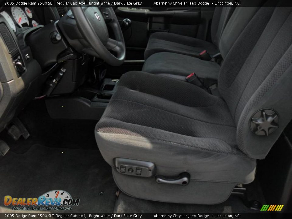 2005 Dodge Ram 2500 SLT Regular Cab 4x4 Bright White / Dark Slate Gray Photo #8