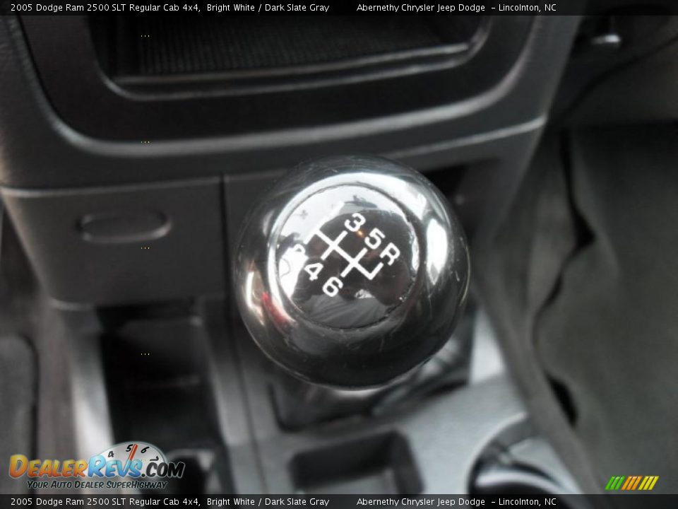 2005 Dodge Ram 2500 SLT Regular Cab 4x4 Shifter Photo #11