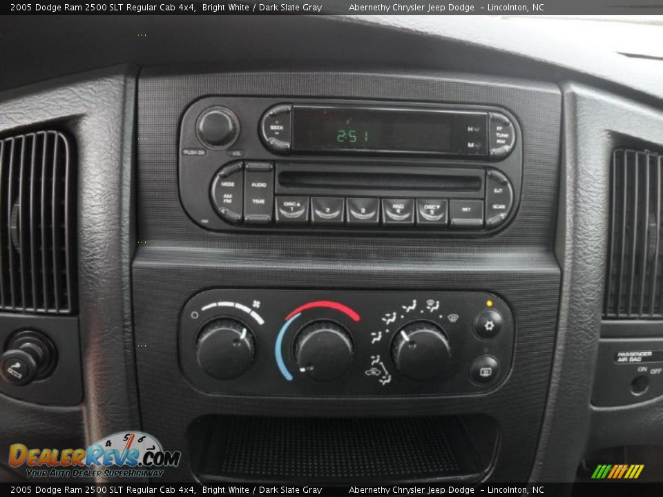 Controls of 2005 Dodge Ram 2500 SLT Regular Cab 4x4 Photo #13