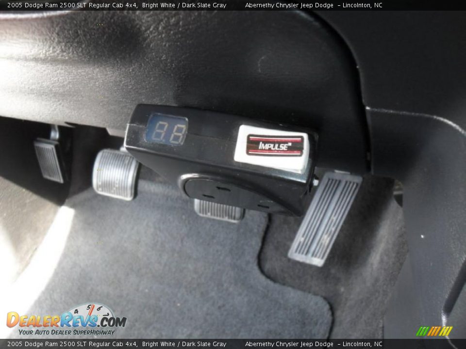 2005 Dodge Ram 2500 SLT Regular Cab 4x4 Bright White / Dark Slate Gray Photo #14