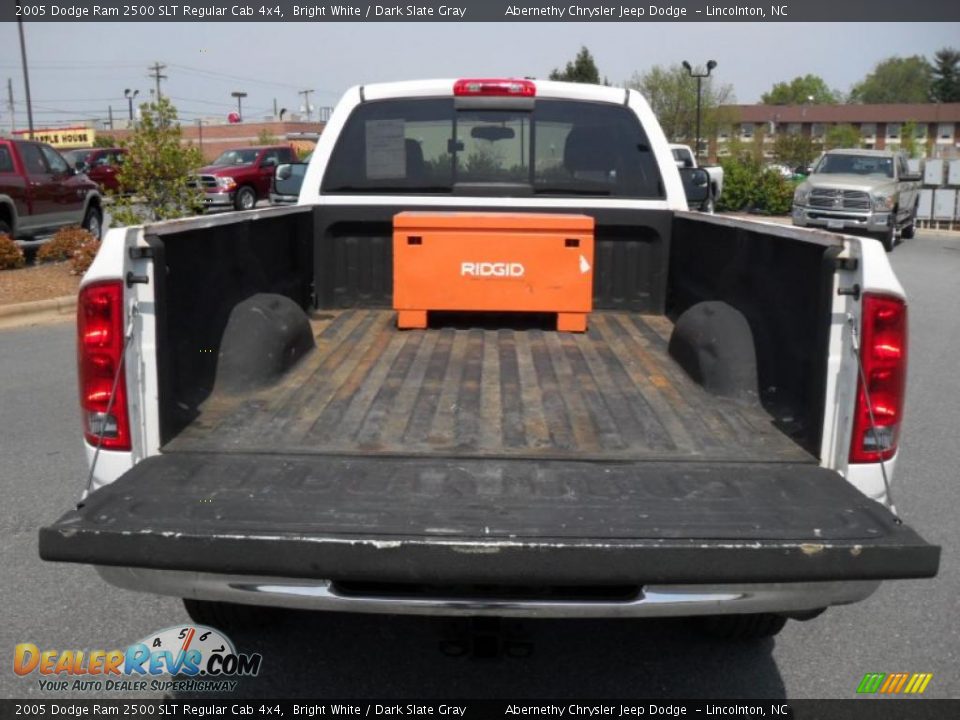 2005 Dodge Ram 2500 SLT Regular Cab 4x4 Bright White / Dark Slate Gray Photo #18