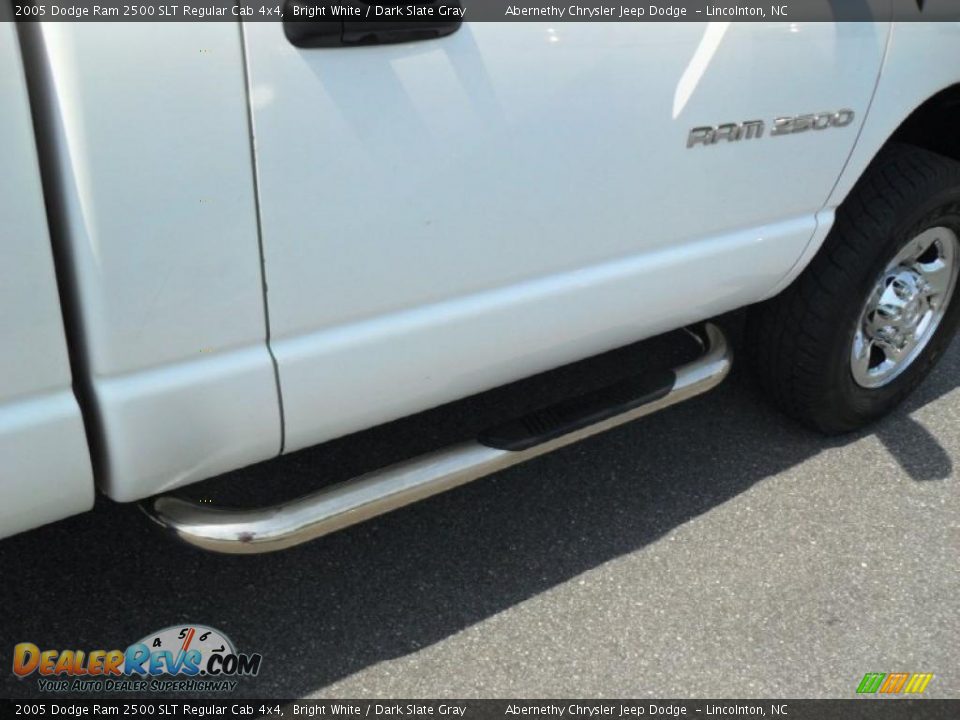 2005 Dodge Ram 2500 SLT Regular Cab 4x4 Bright White / Dark Slate Gray Photo #19