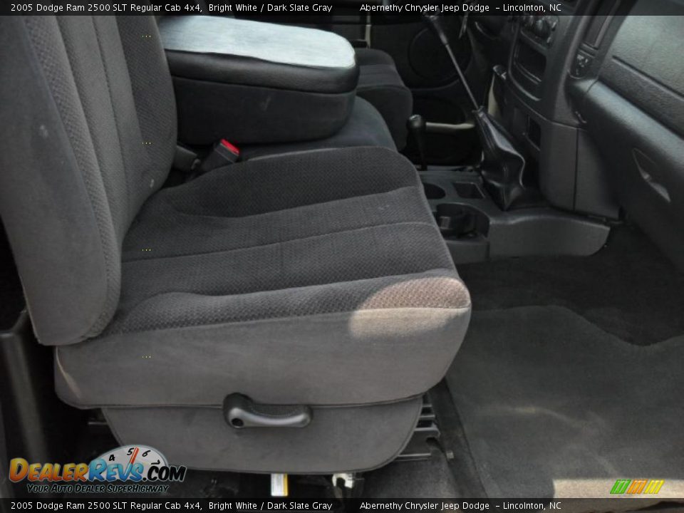2005 Dodge Ram 2500 SLT Regular Cab 4x4 Bright White / Dark Slate Gray Photo #20