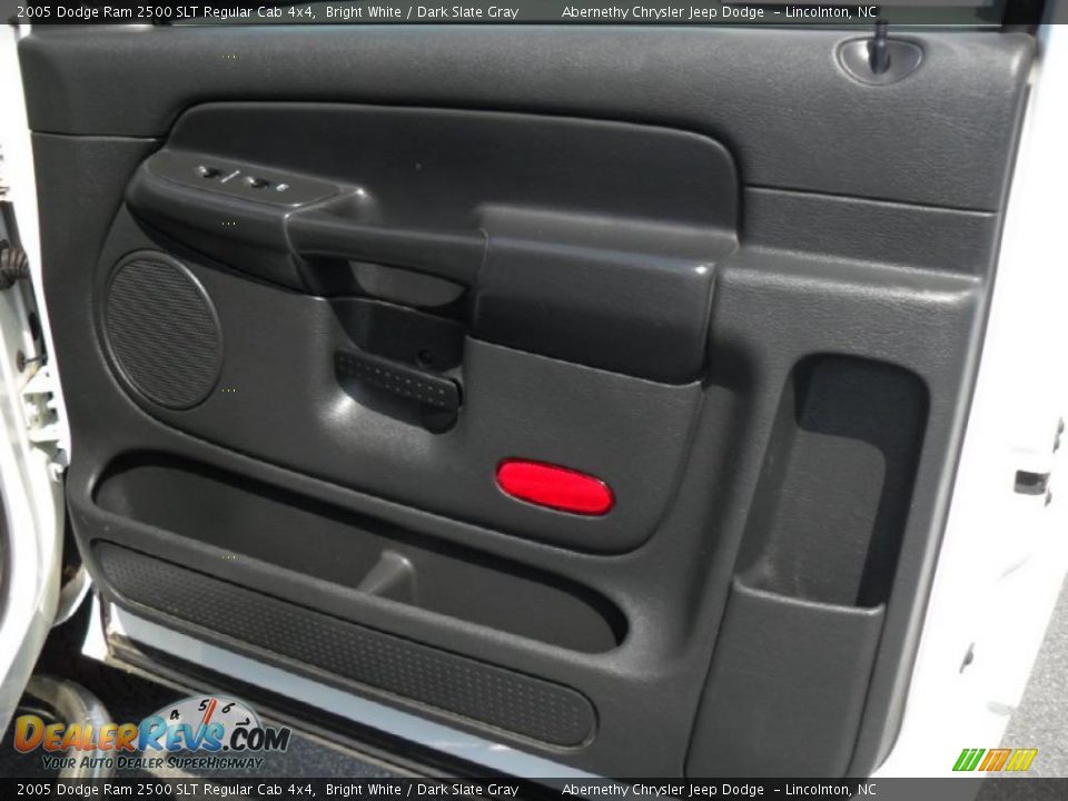 2005 Dodge Ram 2500 SLT Regular Cab 4x4 Bright White / Dark Slate Gray Photo #22