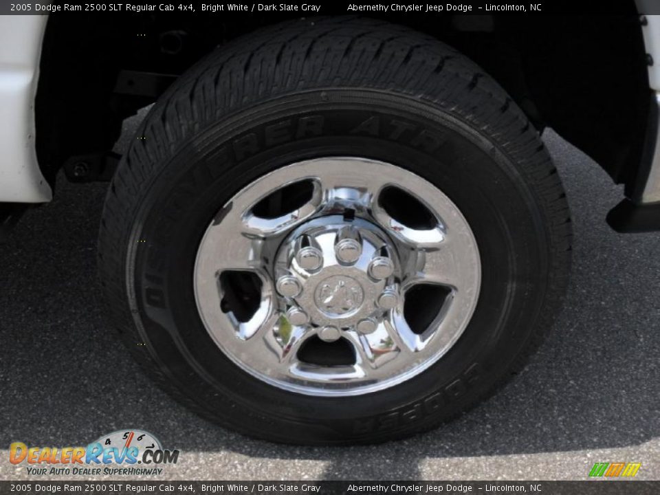 2005 Dodge Ram 2500 SLT Regular Cab 4x4 Bright White / Dark Slate Gray Photo #24