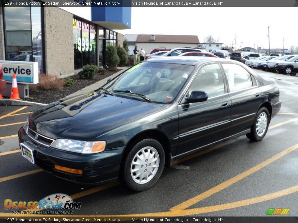 1997 Honda Accord EX Sedan Sherwood Green Metallic / Ivory Photo #1