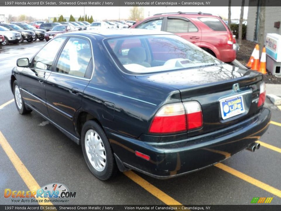 1997 Honda Accord EX Sedan Sherwood Green Metallic / Ivory Photo #8