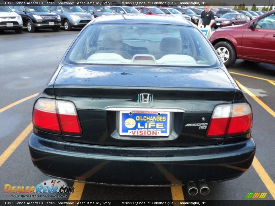 1997 Honda Accord EX Sedan Sherwood Green Metallic / Ivory Photo #9