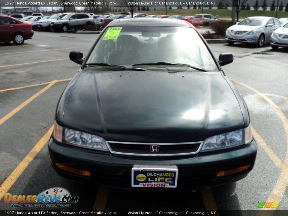 1997 Honda Accord EX Sedan Sherwood Green Metallic / Ivory Photo #11