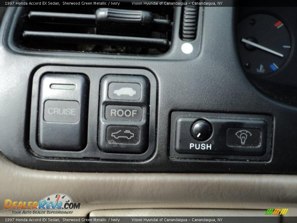 Controls of 1997 Honda Accord EX Sedan Photo #34