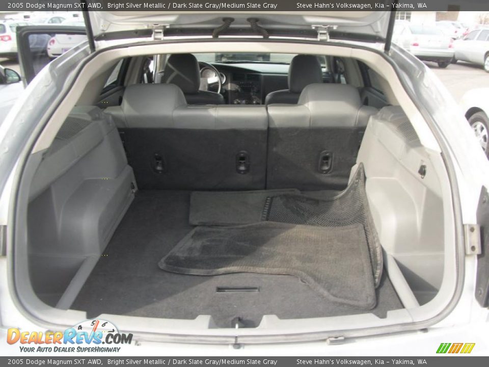 2005 Dodge Magnum SXT AWD Trunk Photo #5