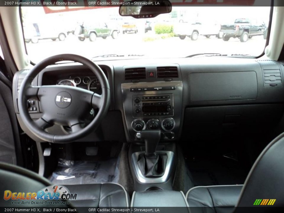 Dashboard of 2007 Hummer H3 X Photo #10