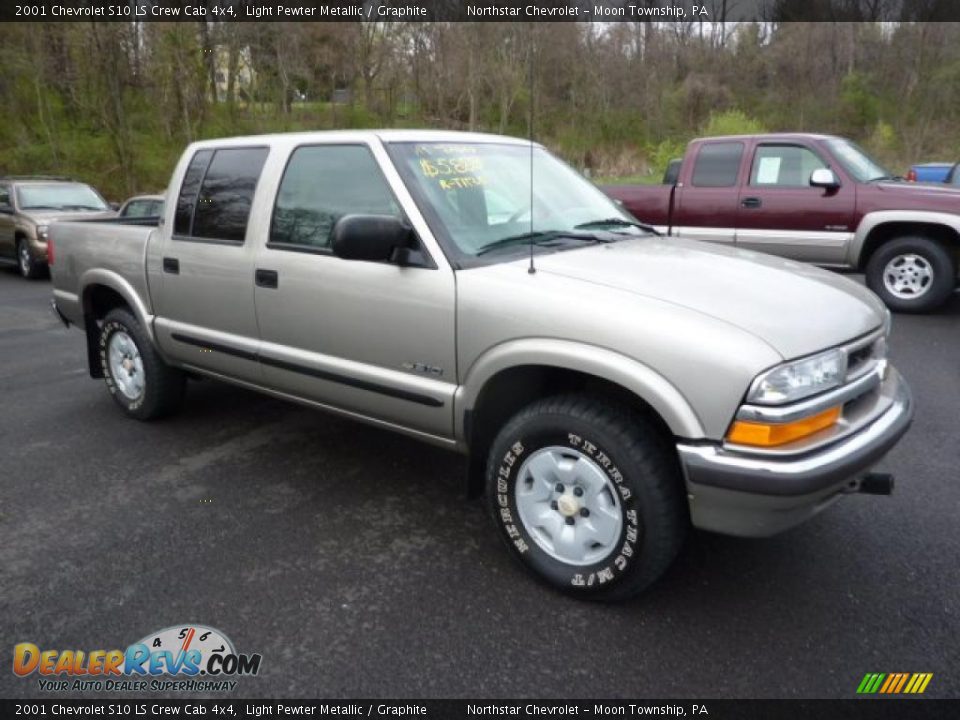 2001 Chevrolet S10 LS Crew Cab 4x4 Light Pewter Metallic / Graphite Photo #1