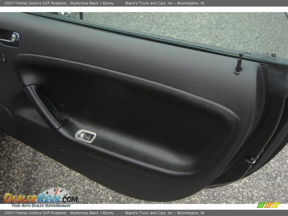Door Panel of 2007 Pontiac Solstice GXP Roadster Photo #13