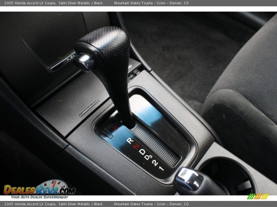 2005 Honda Accord LX Coupe Shifter Photo #18