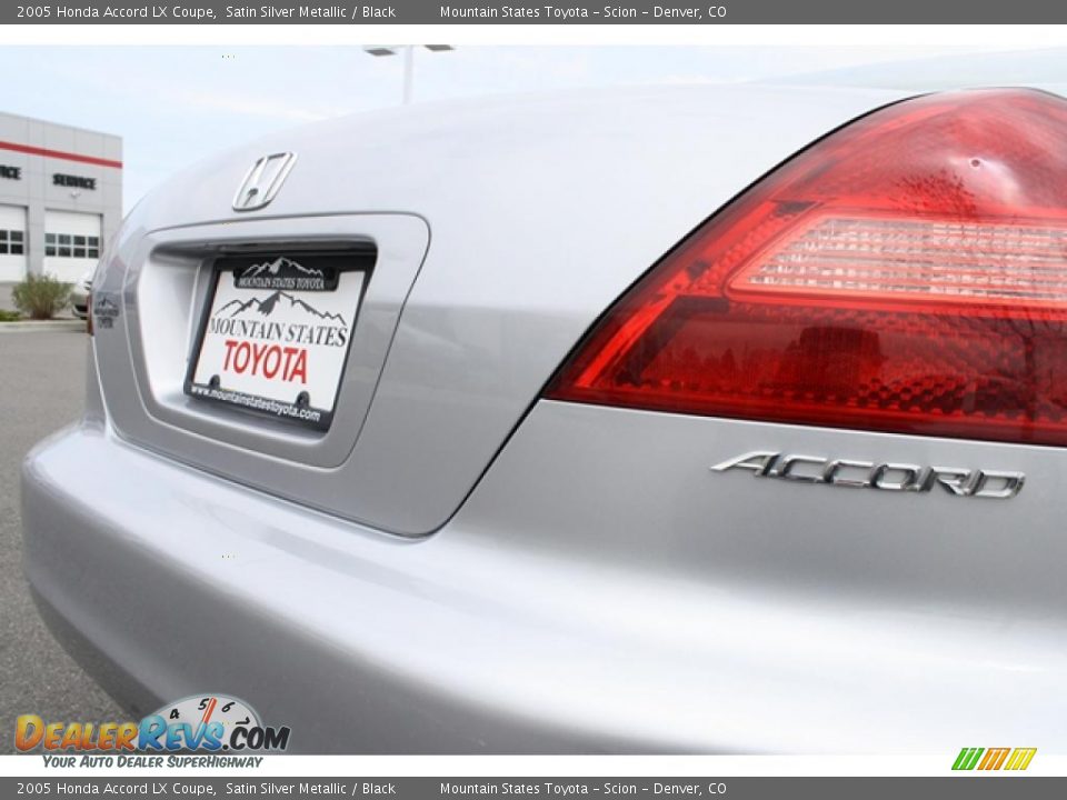 2005 Honda Accord LX Coupe Satin Silver Metallic / Black Photo #23