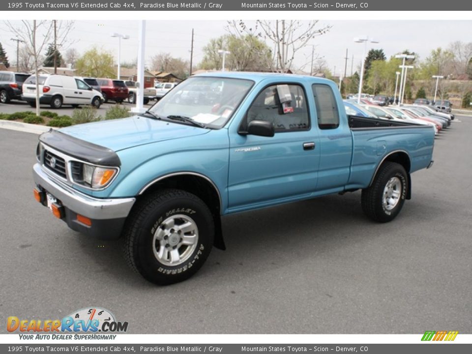 Front 3/4 View of 1995 Toyota Tacoma V6 Extended Cab 4x4 Photo #5