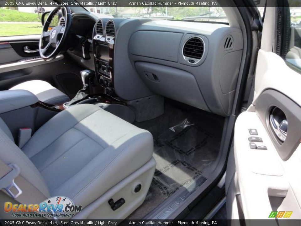 2005 GMC Envoy Denali 4x4 Steel Grey Metallic / Light Gray Photo #18