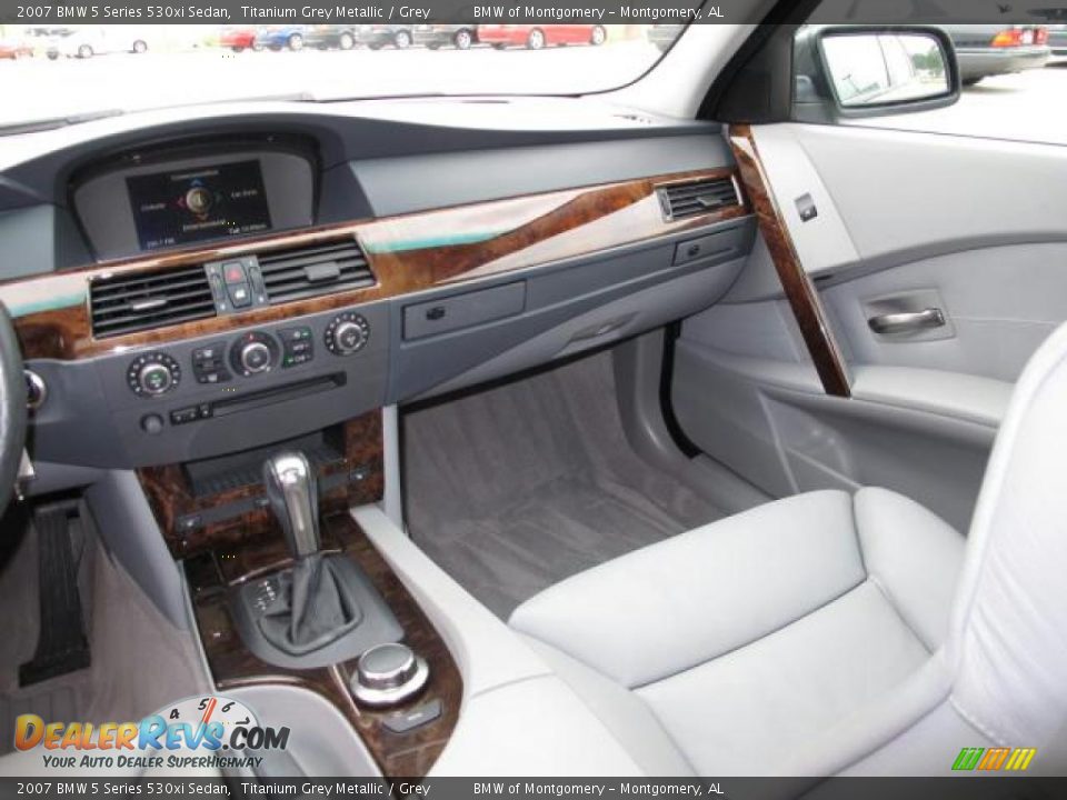 2007 BMW 5 Series 530xi Sedan Titanium Grey Metallic / Grey Photo #19