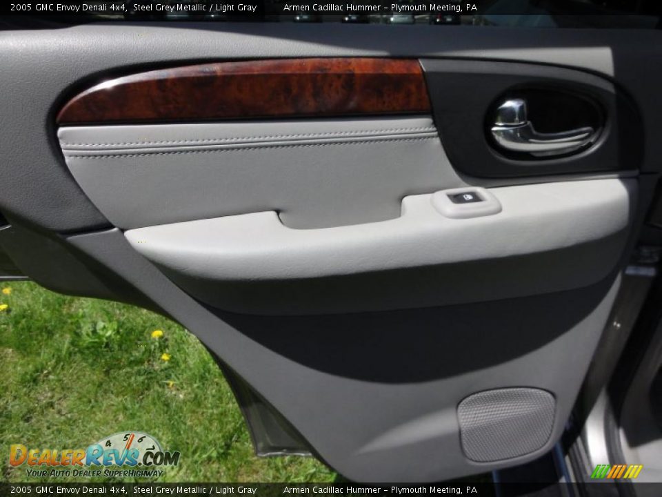 2005 GMC Envoy Denali 4x4 Steel Grey Metallic / Light Gray Photo #26