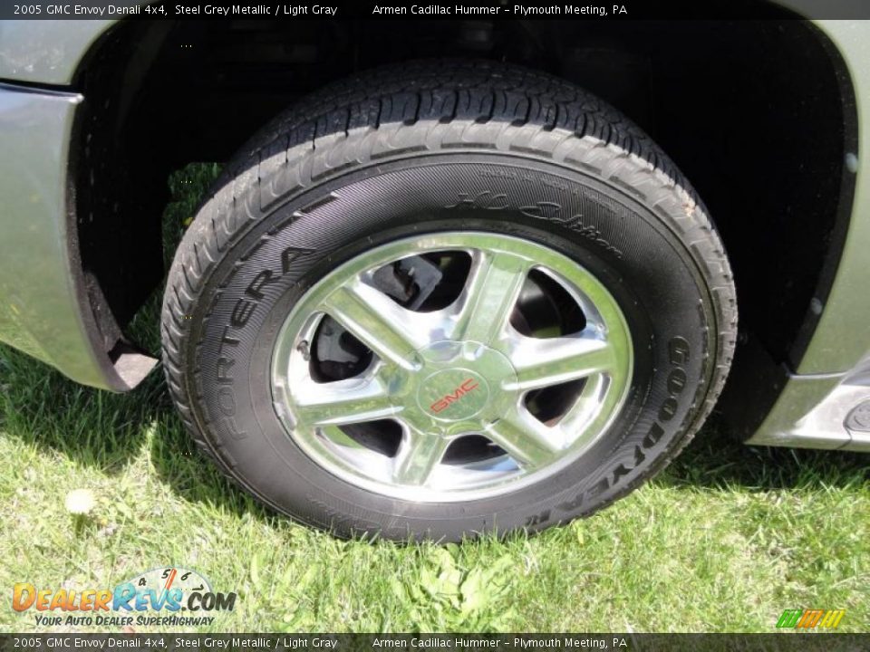 2005 GMC Envoy Denali 4x4 Steel Grey Metallic / Light Gray Photo #31
