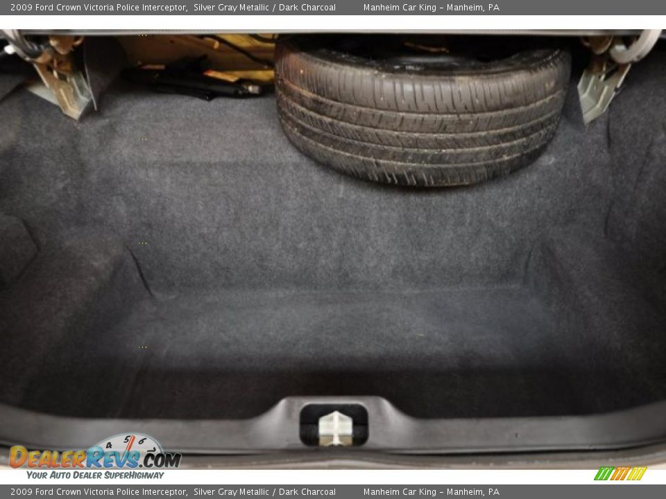 2009 Ford Crown Victoria Police Interceptor Trunk Photo #10