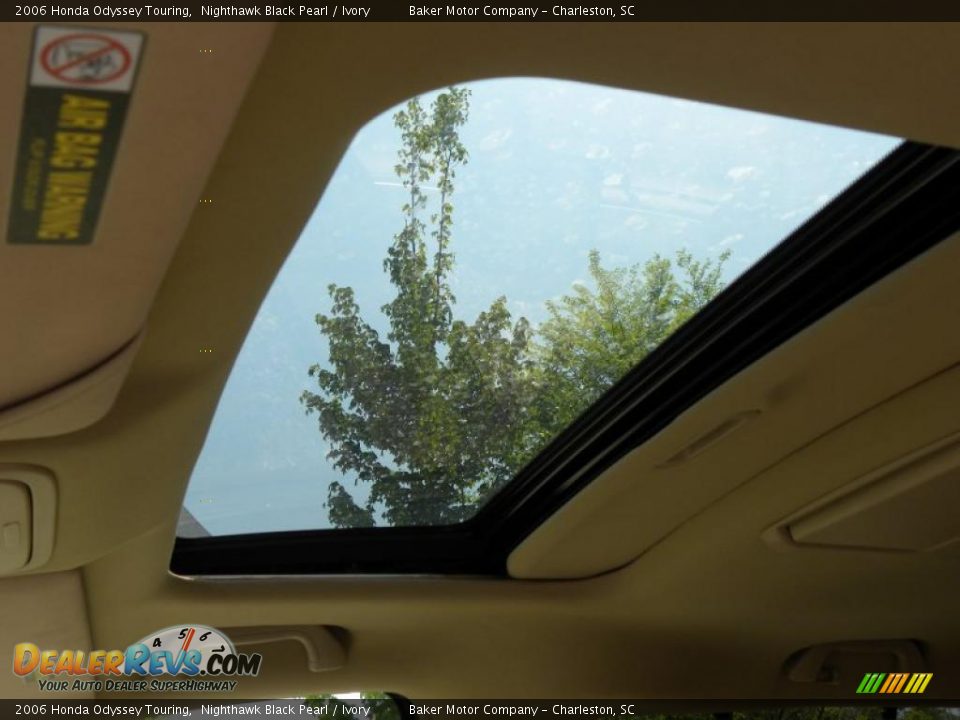 Sunroof of 2006 Honda Odyssey Touring Photo #4